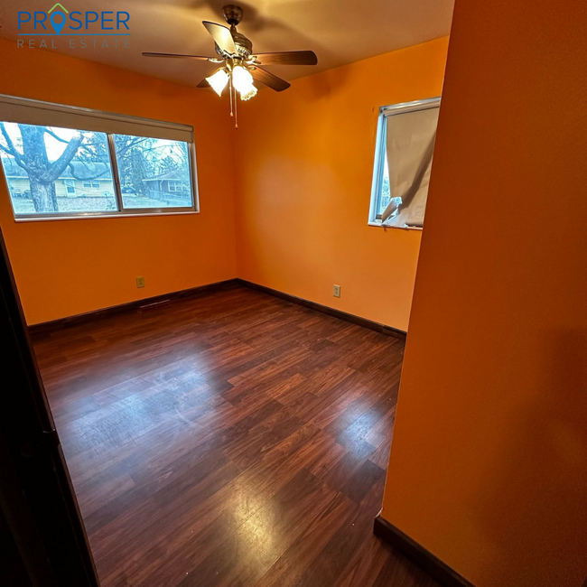 Building Photo - Move In Right Away – No December Rent Charge!