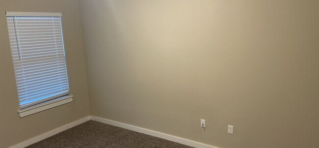 Building Photo - 5212 Oakwood Villa Ct