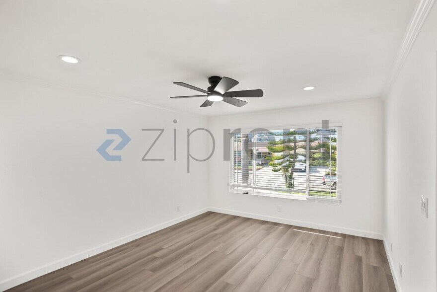 Building Photo - 3068 Nightingale Pl