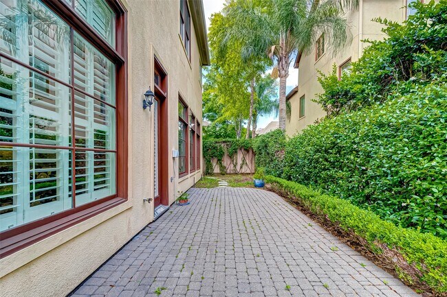 Building Photo - 6331 W Mystic Meadow