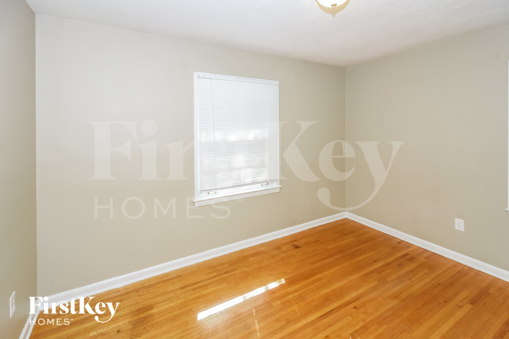 Building Photo - 1307 S White Station Rd