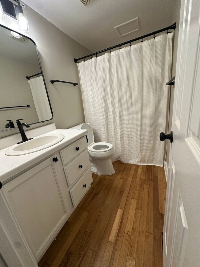 Building Photo - 160 Lystra Hills Ln