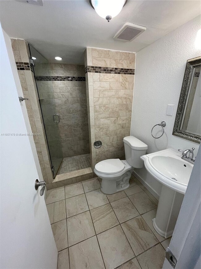 Building Photo - 10925 SW 113th Pl