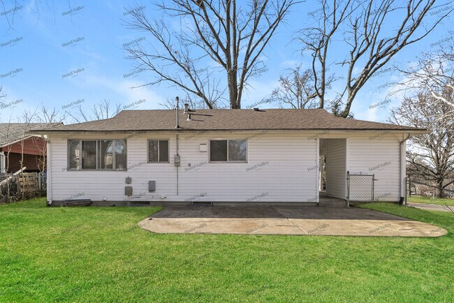 Building Photo - 7048 Clover Ln