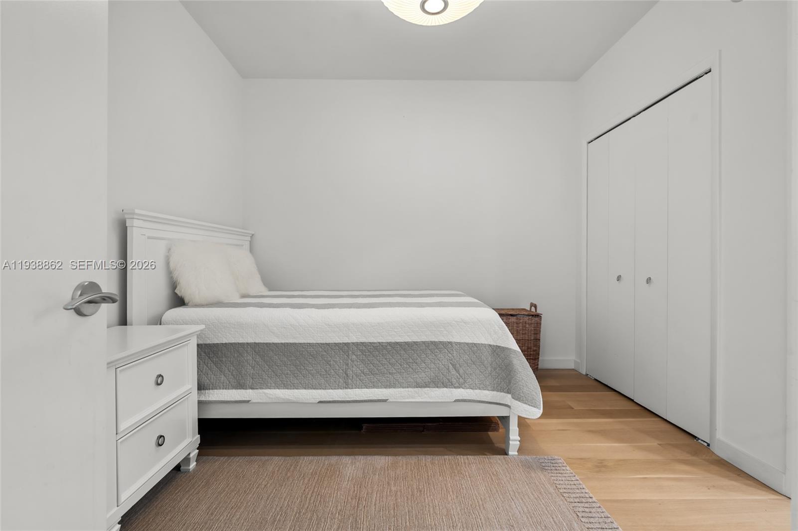 Building Photo - 17001 Collins Ave