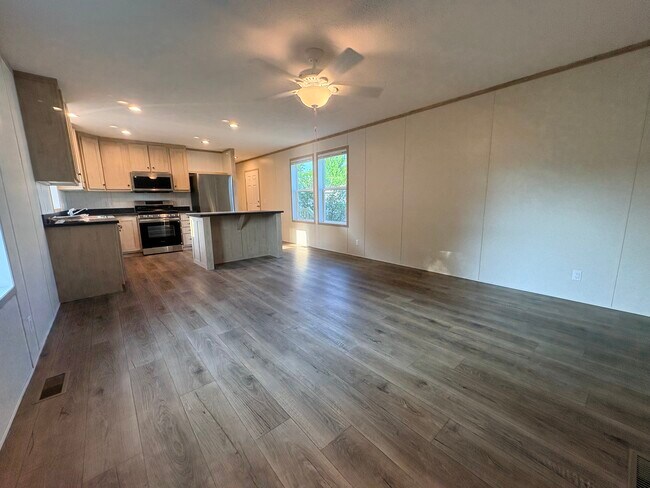 Building Photo - 308 Autumn Park Dr