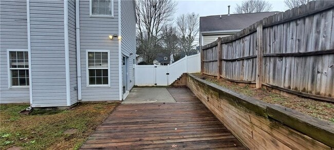 Building Photo - 2395 Lexington Ln