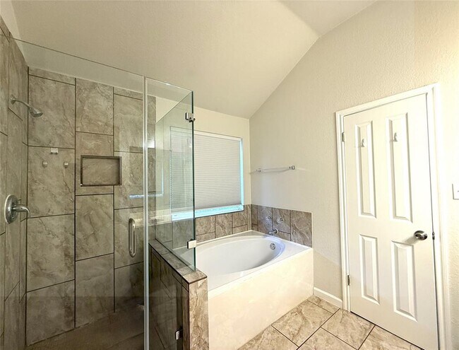 Building Photo - 5639 Taylorcrest Dr