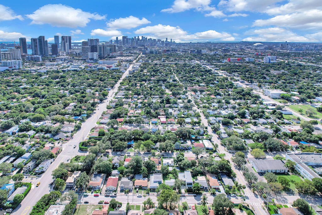 Building Photo - 47 NW 45th Ave