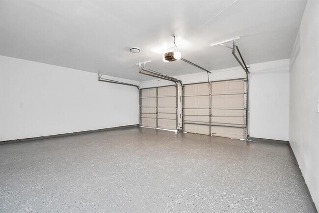 Building Photo - 136 Cherry Tree Ln