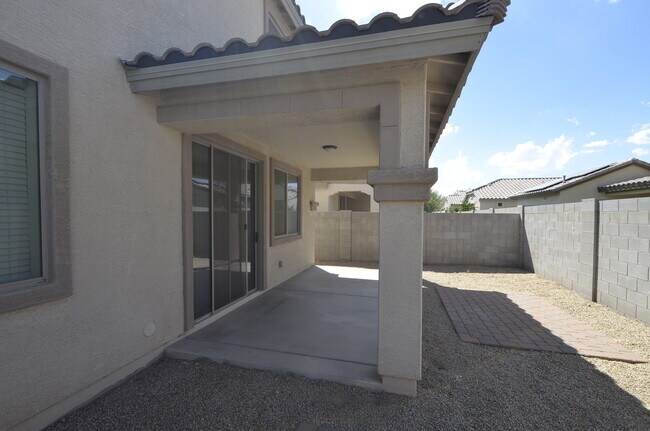 Building Photo - 1680 W Swan Pl