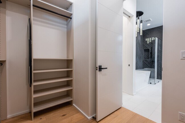 Building Photo - Brand New Townhouse in Luxury Neighborhood