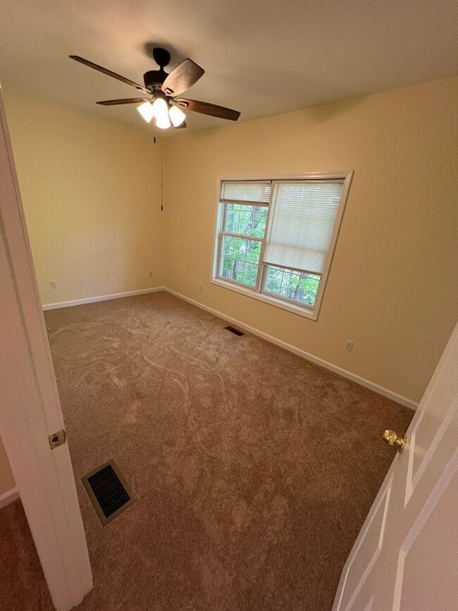 Building Photo - Arden 2 Bedroom Townhome:  Quiet and Spacious