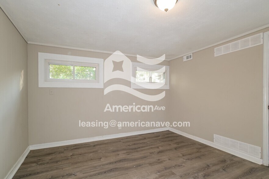 Building Photo - 20 St Laurence Dr