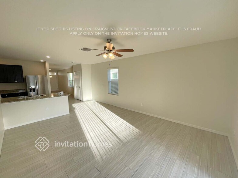 Building Photo - 8004 Pelican Reed Cir