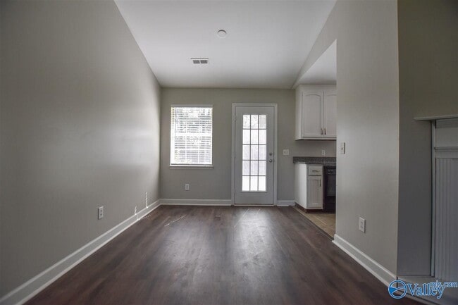 Building Photo - 109 Cove Crest Dr