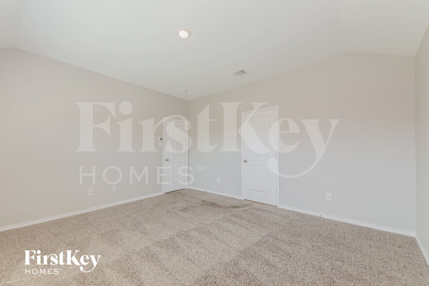 Building Photo - 104 Easy Goer Trl