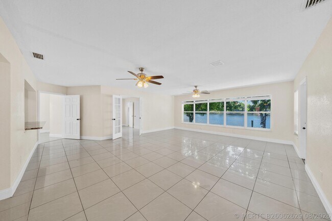 Building Photo - 4921 NW 39th St