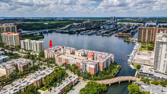 Building Photo - 17100 N Bay Rd