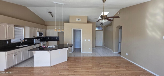 Building Photo - 9163 W Davis Rd