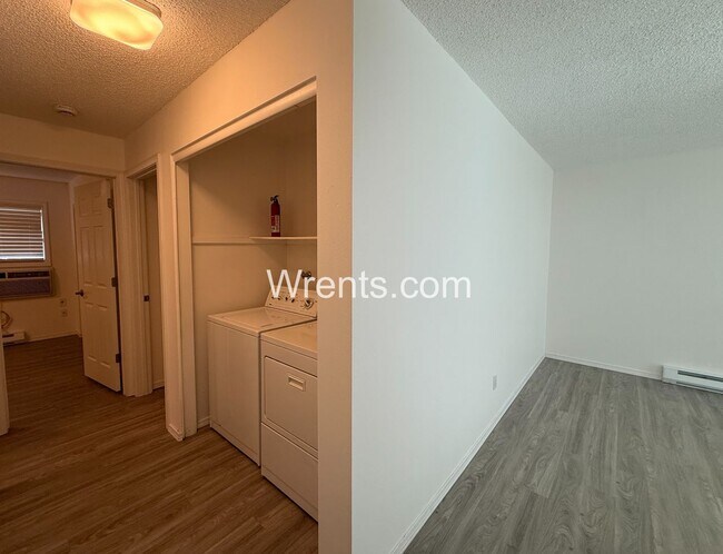 Building Photo - 6014-6018 N Atlantic 26-500RK