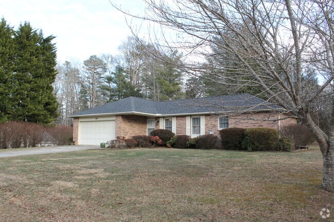 Building Photo - 40 Bluebird Lane