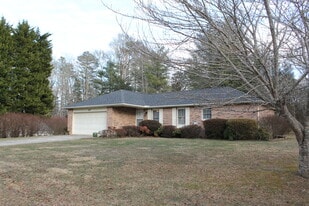 Building Photo - 40 Bluebird Lane