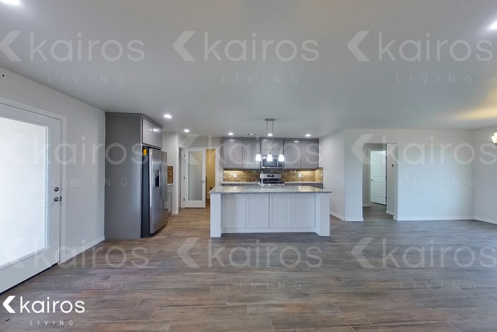 Building Photo - 2806 Daytona Ave