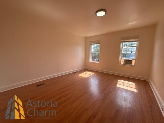 Building Photo - 1303 N Milton Ave