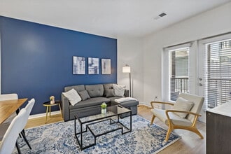 Building Photo - 205 S Kings Dr