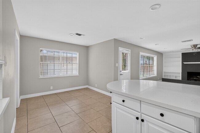 Building Photo - 1503 Shannon Valley Dr