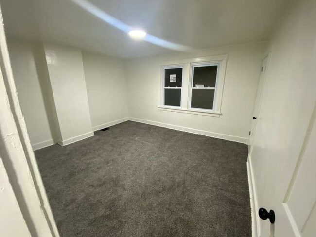 Building Photo - 1214 Belmont St