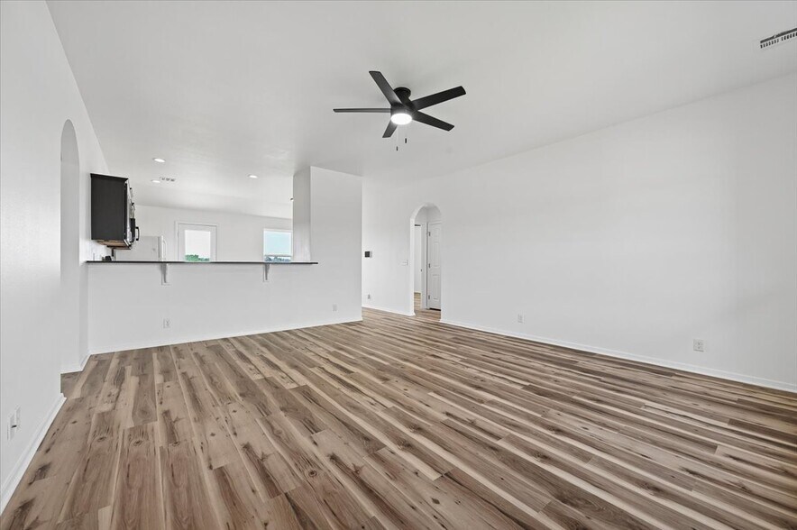 Building Photo - 15316 E 38th St S