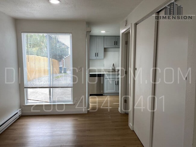 Building Photo - Stunning Renovated 2BR/1.5BA Duplex with A...