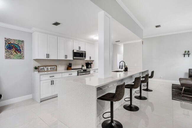 Building Photo - 6727 Palermo Way