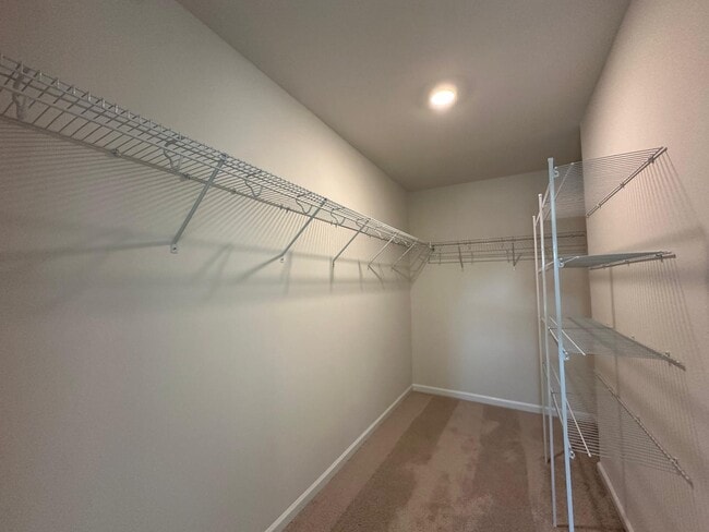 Building Photo - 1260 Scarlet Firethorne Ave