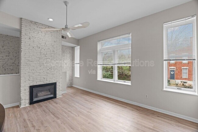 Building Photo - 2221-2223  Rutger Street