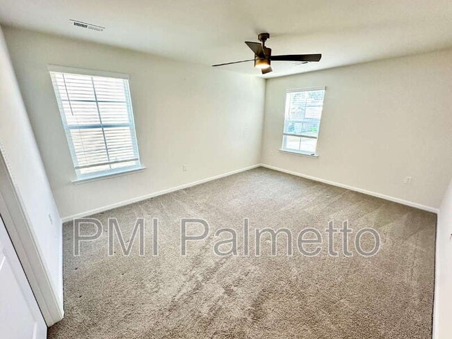 Building Photo - 412 Delahays Rd