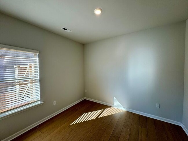 Building Photo - MOVE IN SPECIAL-NEW CONSTRUCTION-FENCED YARD