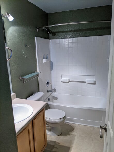 Basement Bath-1 - 6803 Autumn Ridge Dr