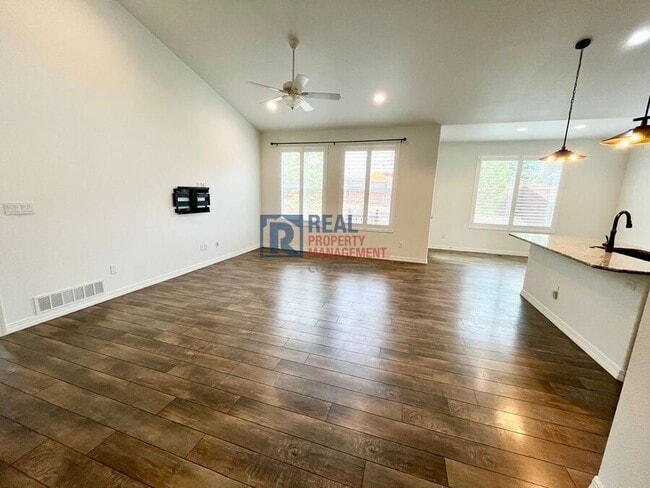 Building Photo - 10831 Fossil Dust Dr