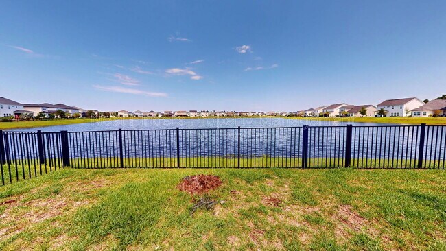 Building Photo - 257 Windermere Way