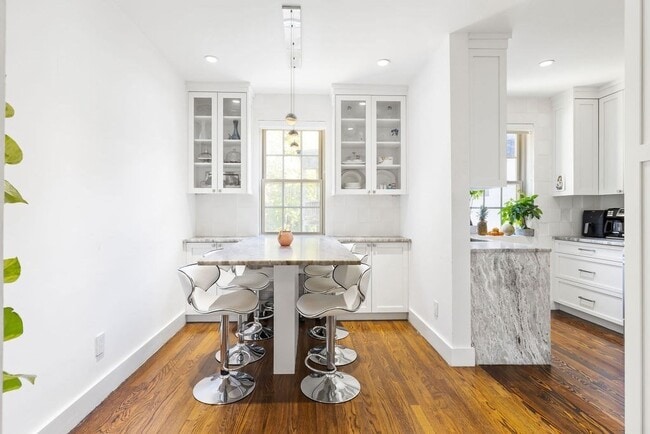 Building Photo - 1490 Beacon St