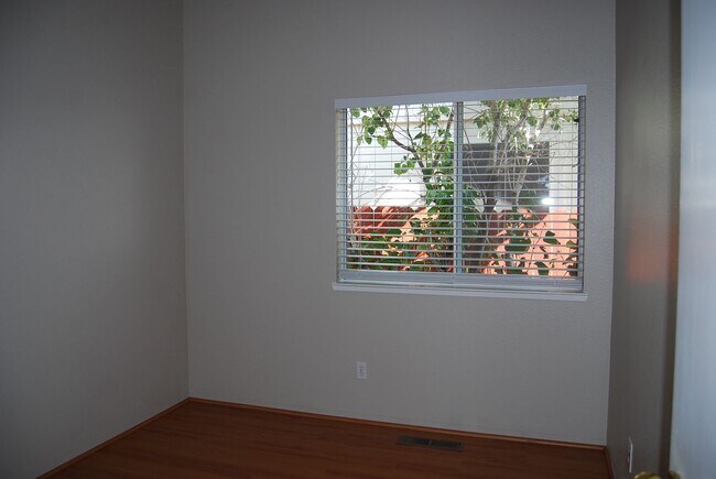 Building Photo - Adorable 3BD 2BA Home!