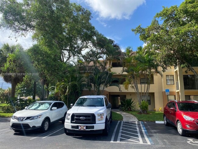 Building Photo - 9999 Summerbreeze Dr