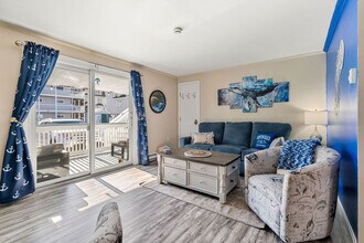 Building Photo - 8 Duston Ave