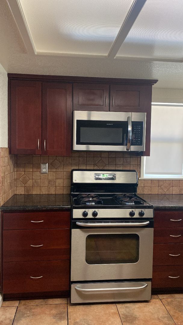 Building Photo - (APPLICATION PENDING) Beautiful Rancho Vis...