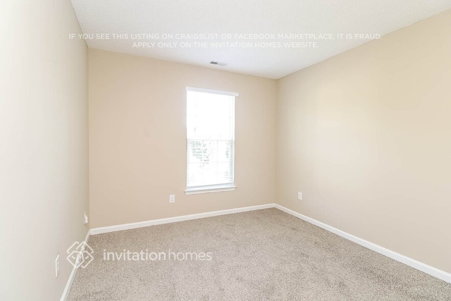 Building Photo - 9809 Dauphine Dr