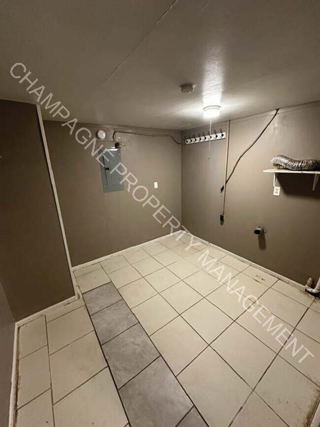 Building Photo - Single Family Home in Ruskin