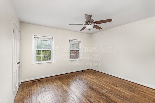 Building Photo - 449 Old Town Ct